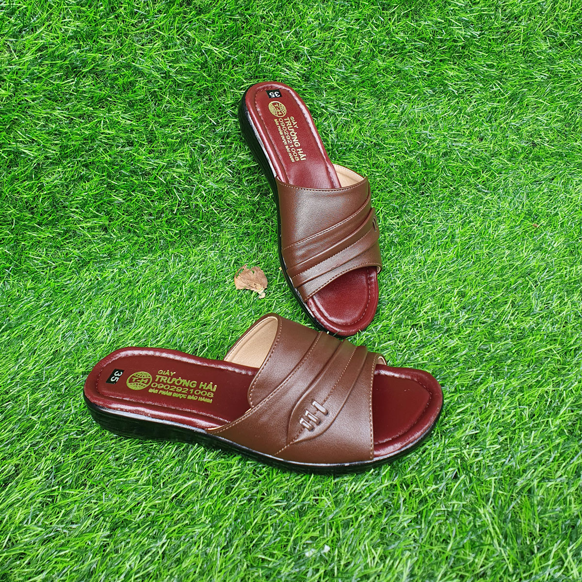 Dép nữ trung niên 3.5cm Trường Hải đính bông 2 màu nâu, đen Đế PU nhẹ DN89