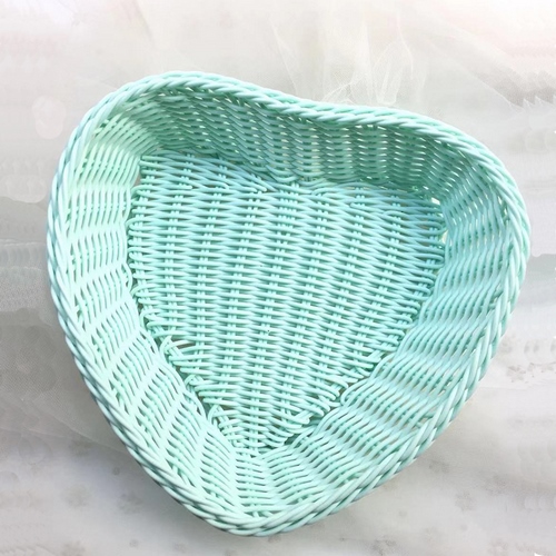 Giỏ giả mây hình trái tim dùng đựng đồ trang trí, đồ decor giao màu ngẫu nhiên