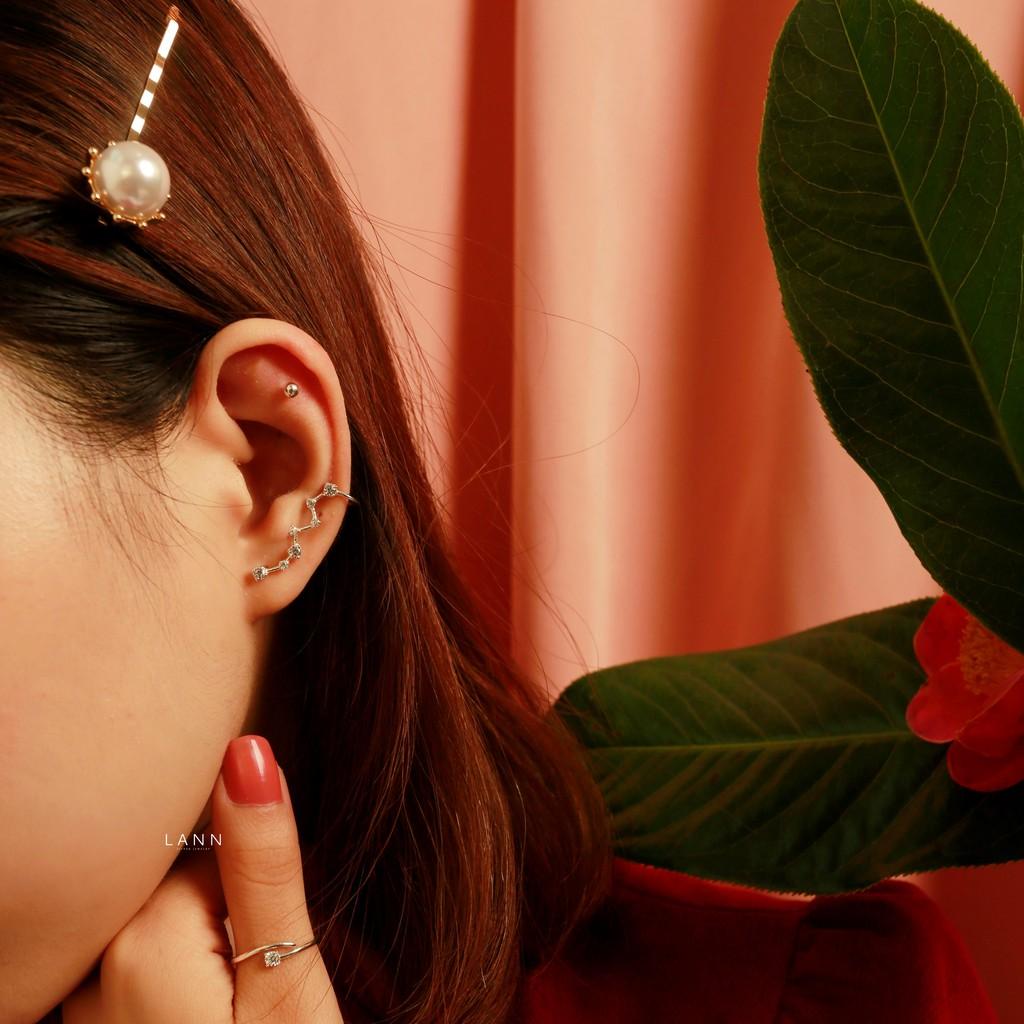 Khuyên Vành Dải Đá Trắng Có Chốt S925 LANN