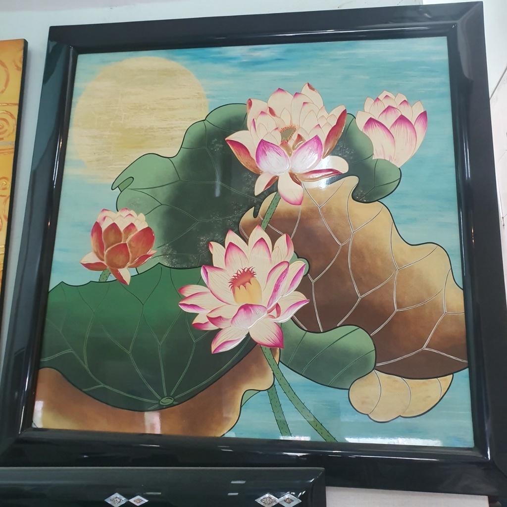 Tranh sơn mài hoa sen cao cấp Thanh Bình Lê 80x80 cm có khung sơn mài đẹp