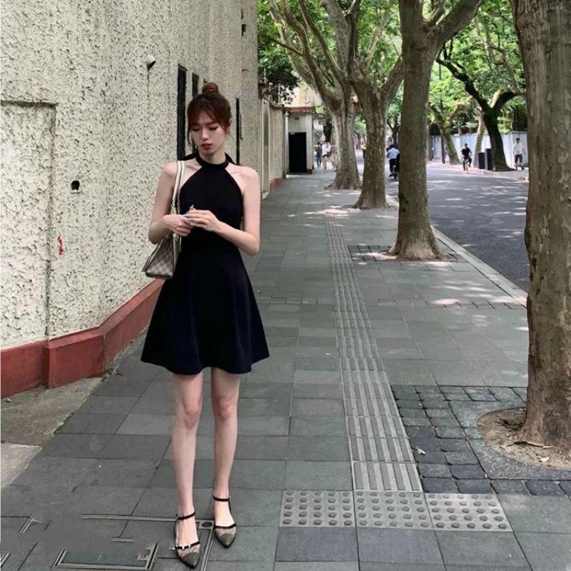 Đầm maxi xòe đen cổ yếm xinh xắn Black Dress