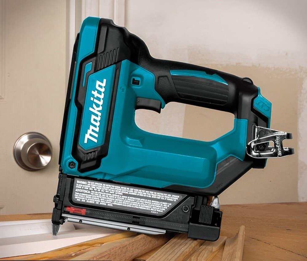 MÁY BẮN ĐINH DÙNG PIN 12V MAKITA PT354DZ - HÀNG CHÍNH HÃNG