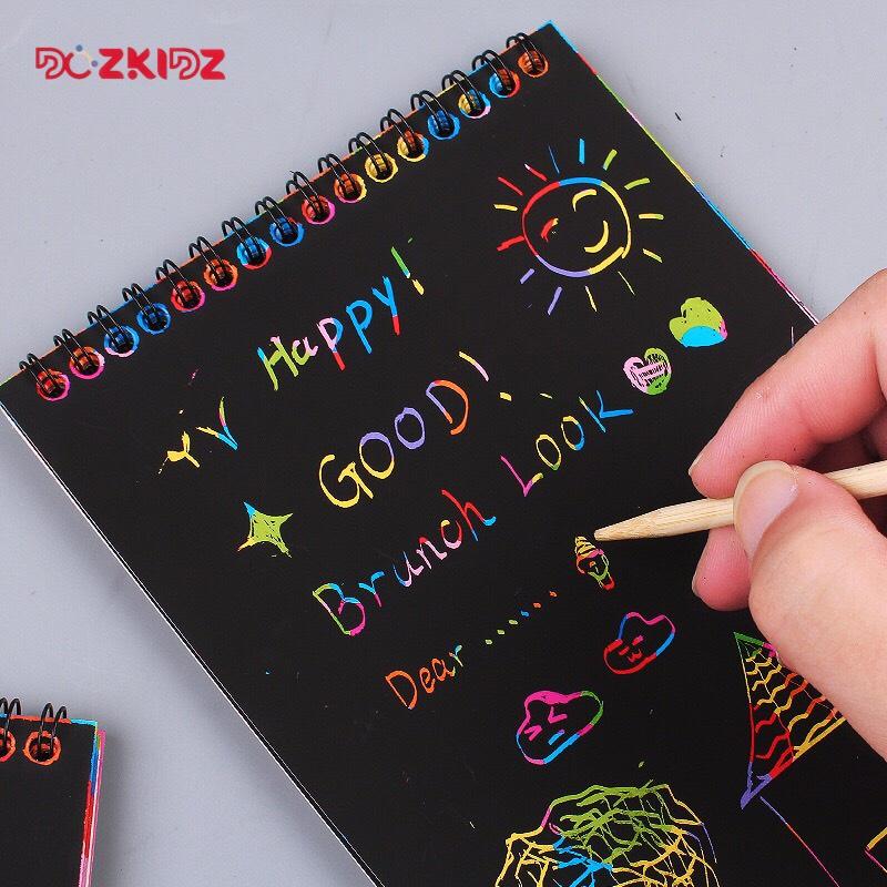 Đồ chơi mỹ thuật - Set 4 khuôn và 1 sổ vẽ SCRATCH NOTE 10 tờ (khổ 15x10 cm) - DOZKIDZ