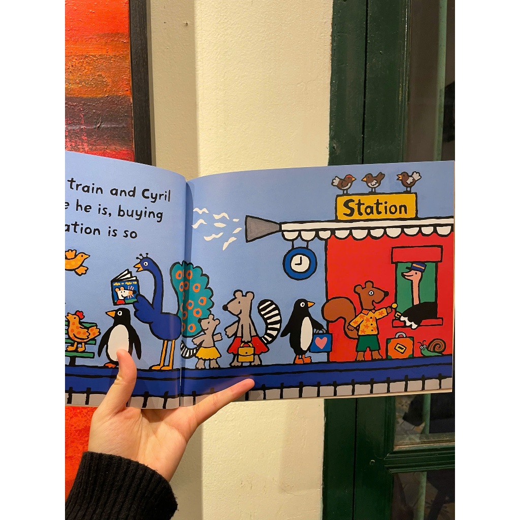 Sách - Maisy Goes on Holiday by Lucy Cousins - Picture Books / Childrens