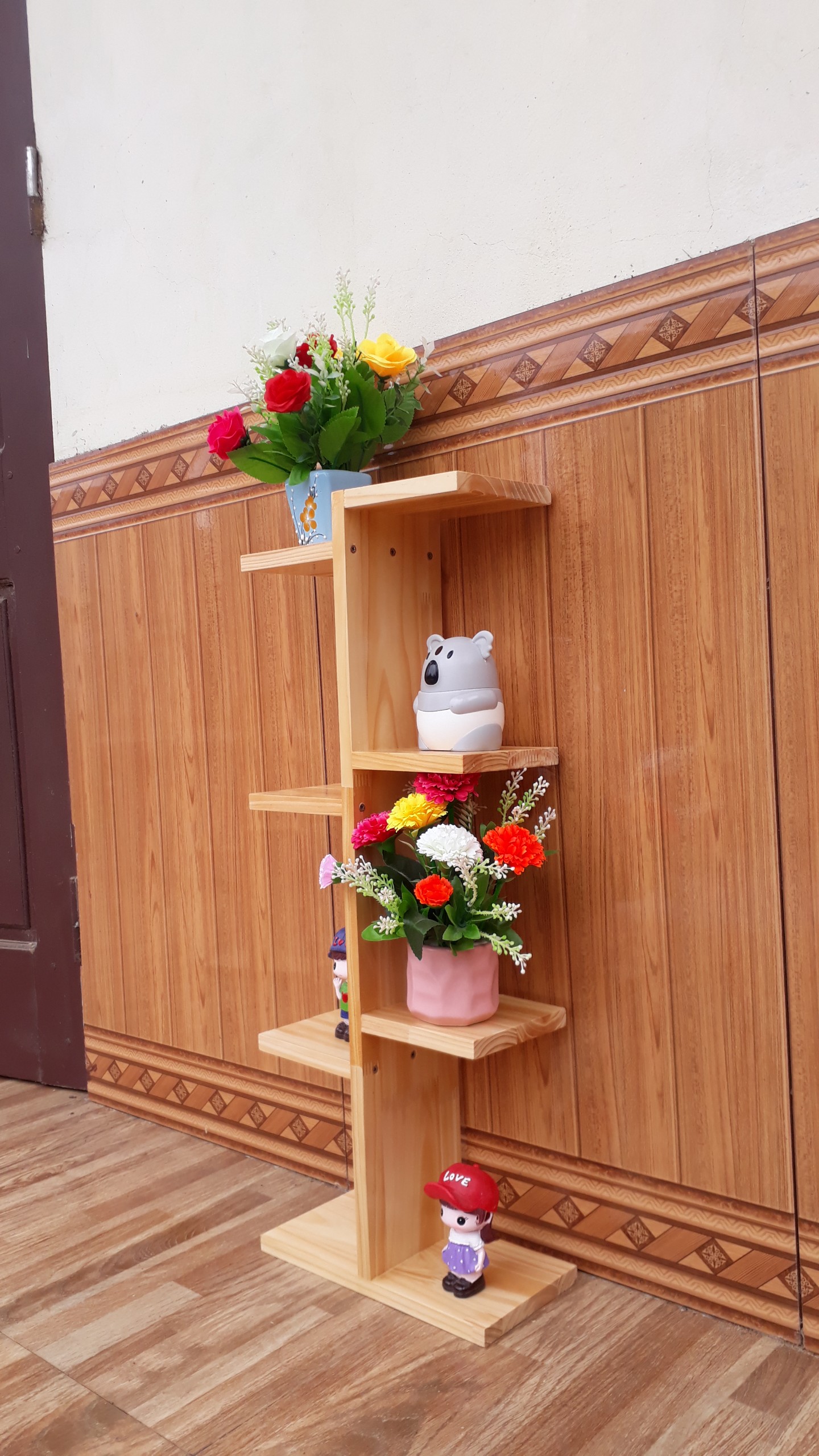 Kệ gỗ thông để chậu hoa, cây cảnh sang trọng kích thước 60x25x12