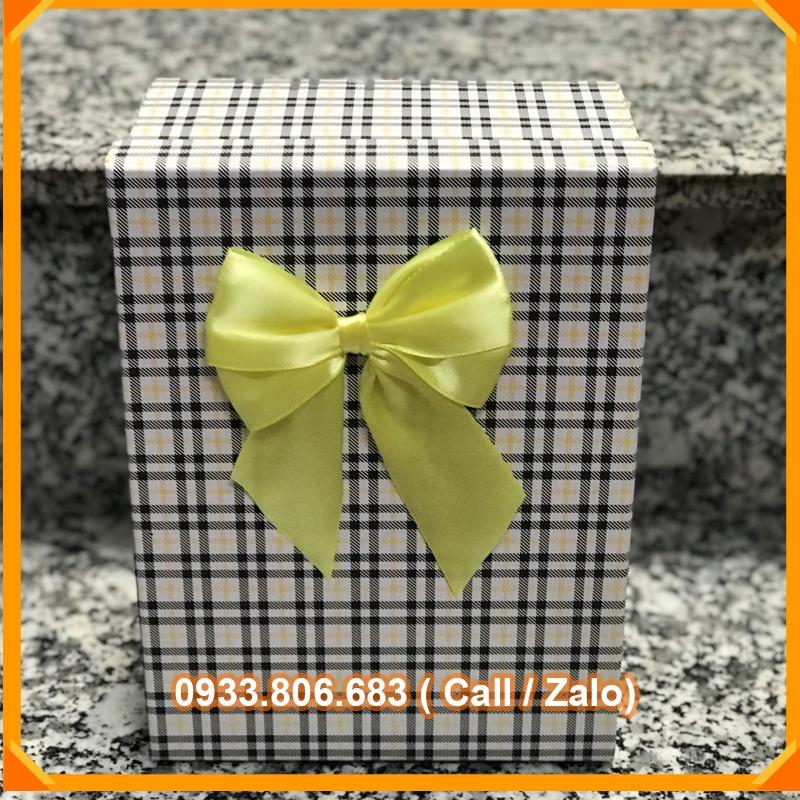 Hộp quà hình chữ nhật 23cmx16cm cao 9.5cm