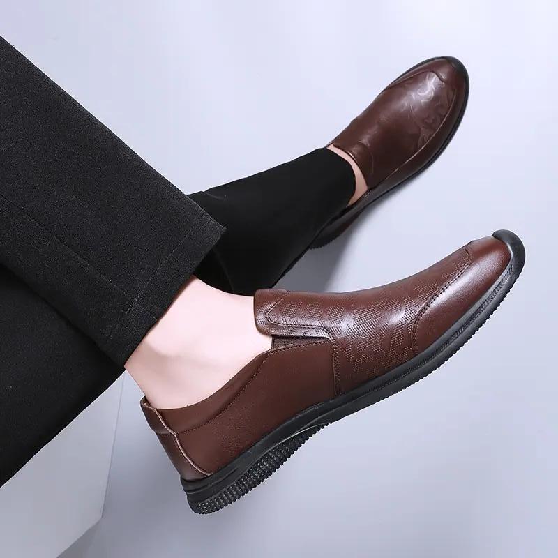 Ưu đãi đặc biệt giày da giày thường nhẹ mới nhất giày đỏ lưới giày công sở chống trượt