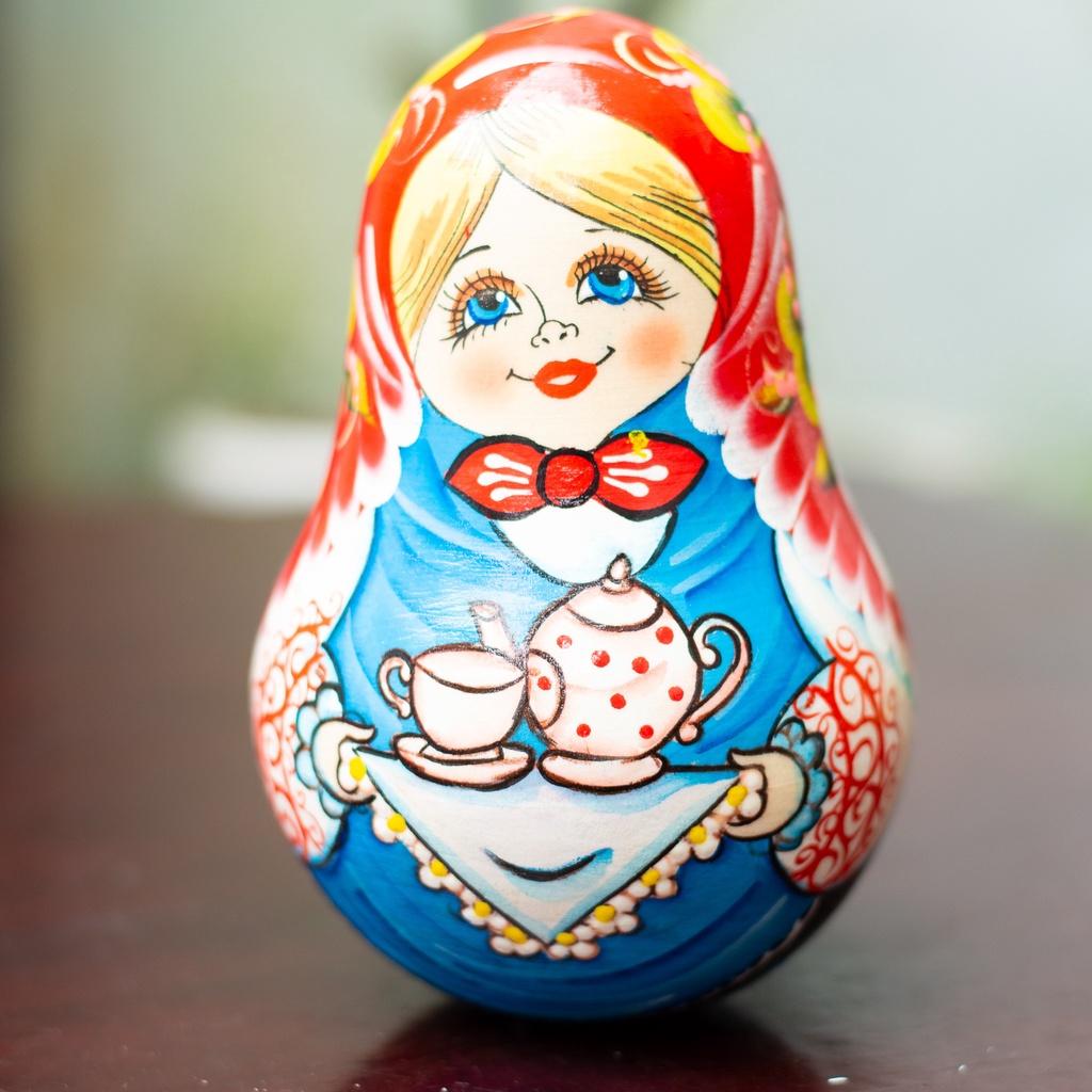 LẬT ĐẬT NGA 16CM "CÔ BÉ MỜI TRÀ" RẤT ĐỘC ĐÁO VÀ DỄ THƯƠNG QUÀ LƯU NIỆM ĐẸP VÀ ĐỘC ĐÁO
