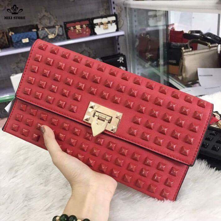 Clutch Cầm Tay Đinh Tán Đỏ