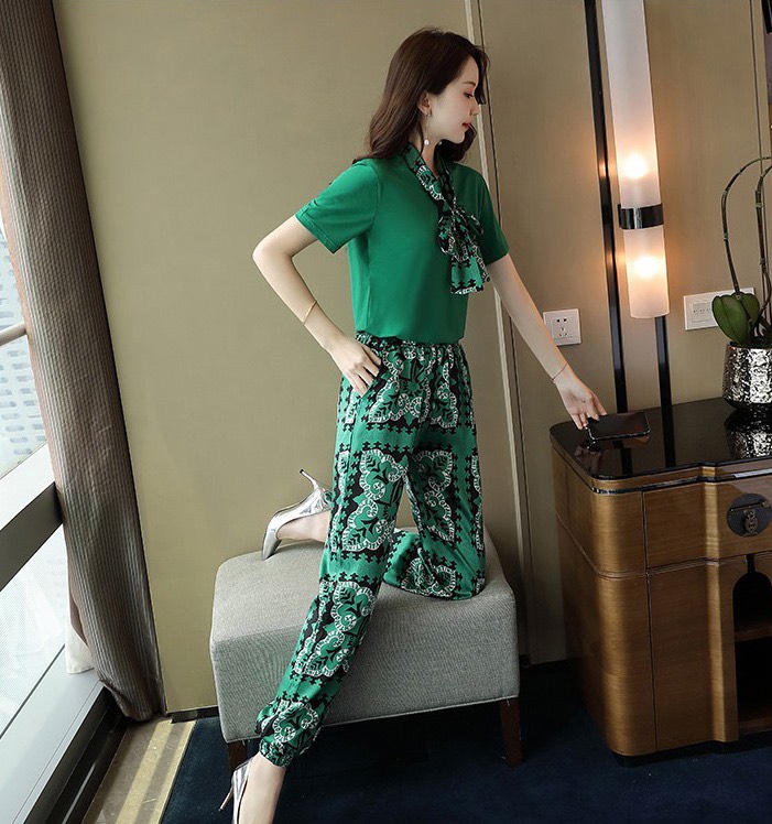 BỘ ĐỒ THỜI TRANG HỌA TIẾT