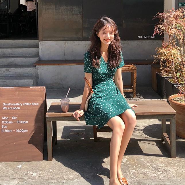Đầm Nữ Ngắn Tay Cổ Chữ V In Hoa Thời Trang