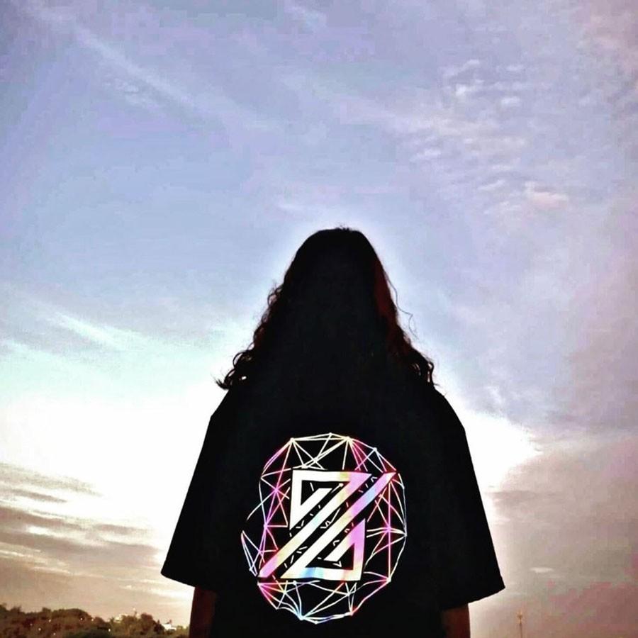 Áo thun phản quang tay lỡ Nam Nữ The ZEDD