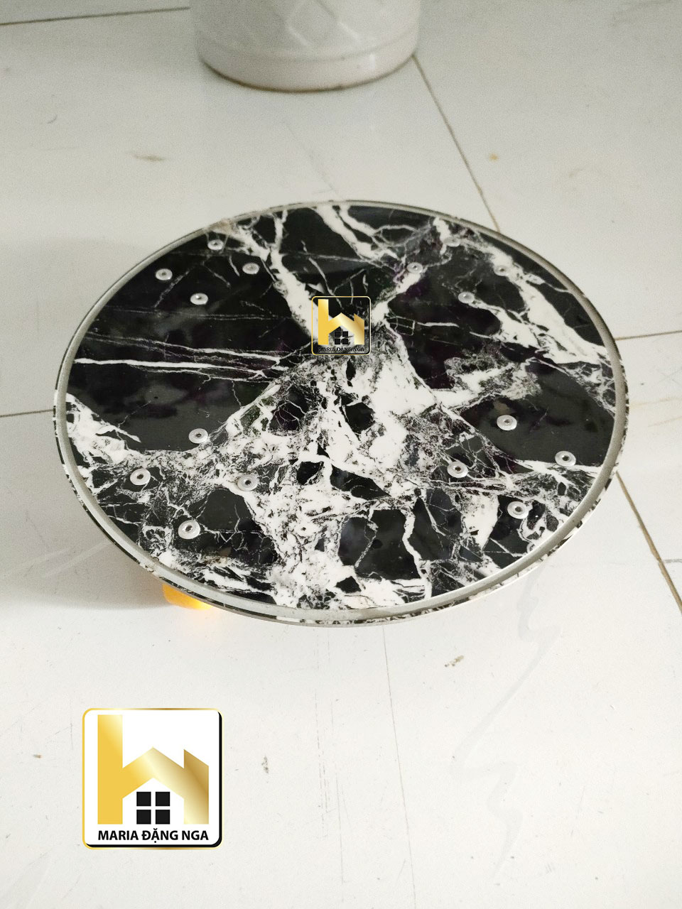 Đế để chậu cây , đế lót chậu cây , chân đế chậu cây có bánh xe , mặt đá hoa cương 25cmx25cm