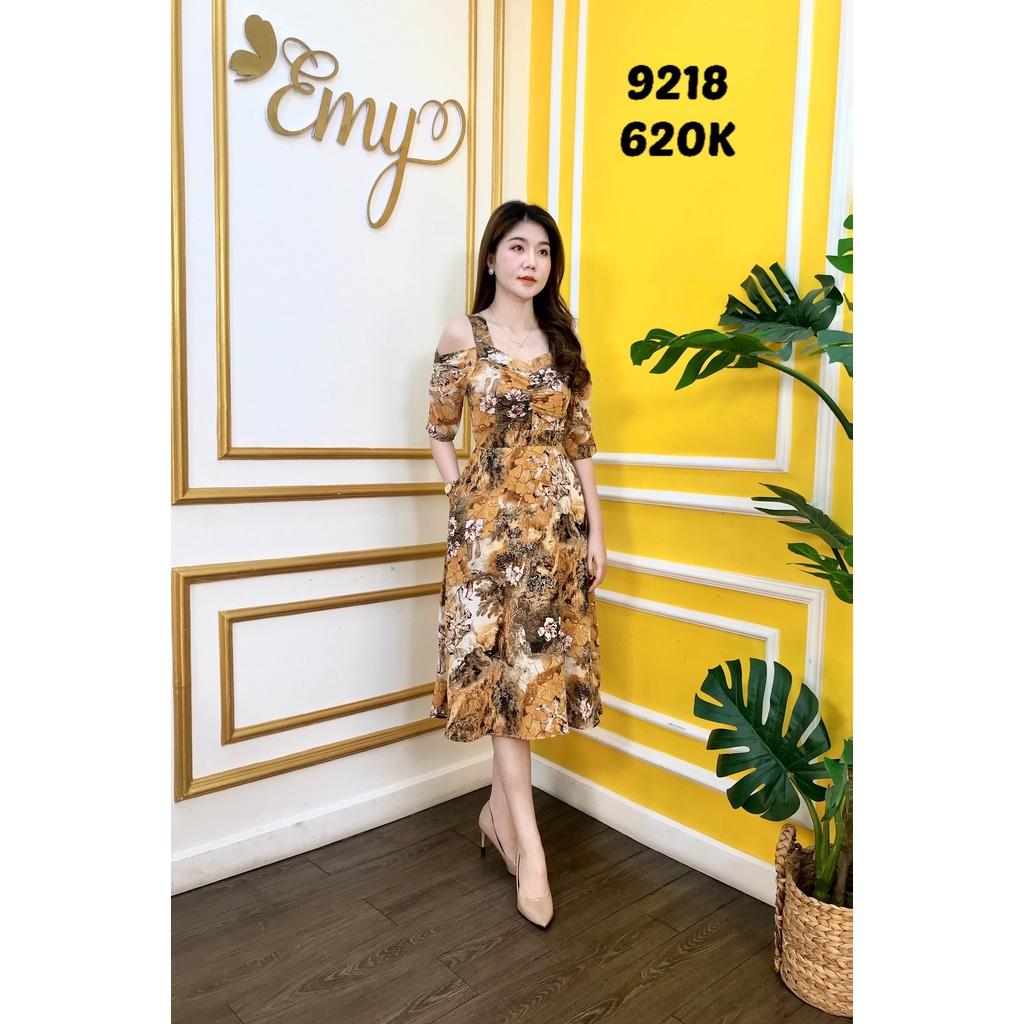 Đầm EMY EM9218 Xoè Cổ V Lụa Mịn