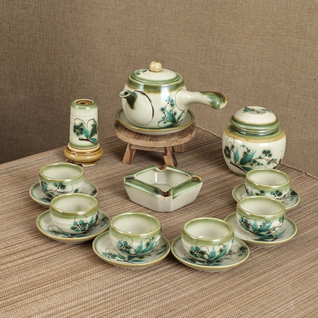 Ấm chén Bát Tràng_Bộ bình trà quai ngang vẽ trúc xanh men , đào & phụ kiện