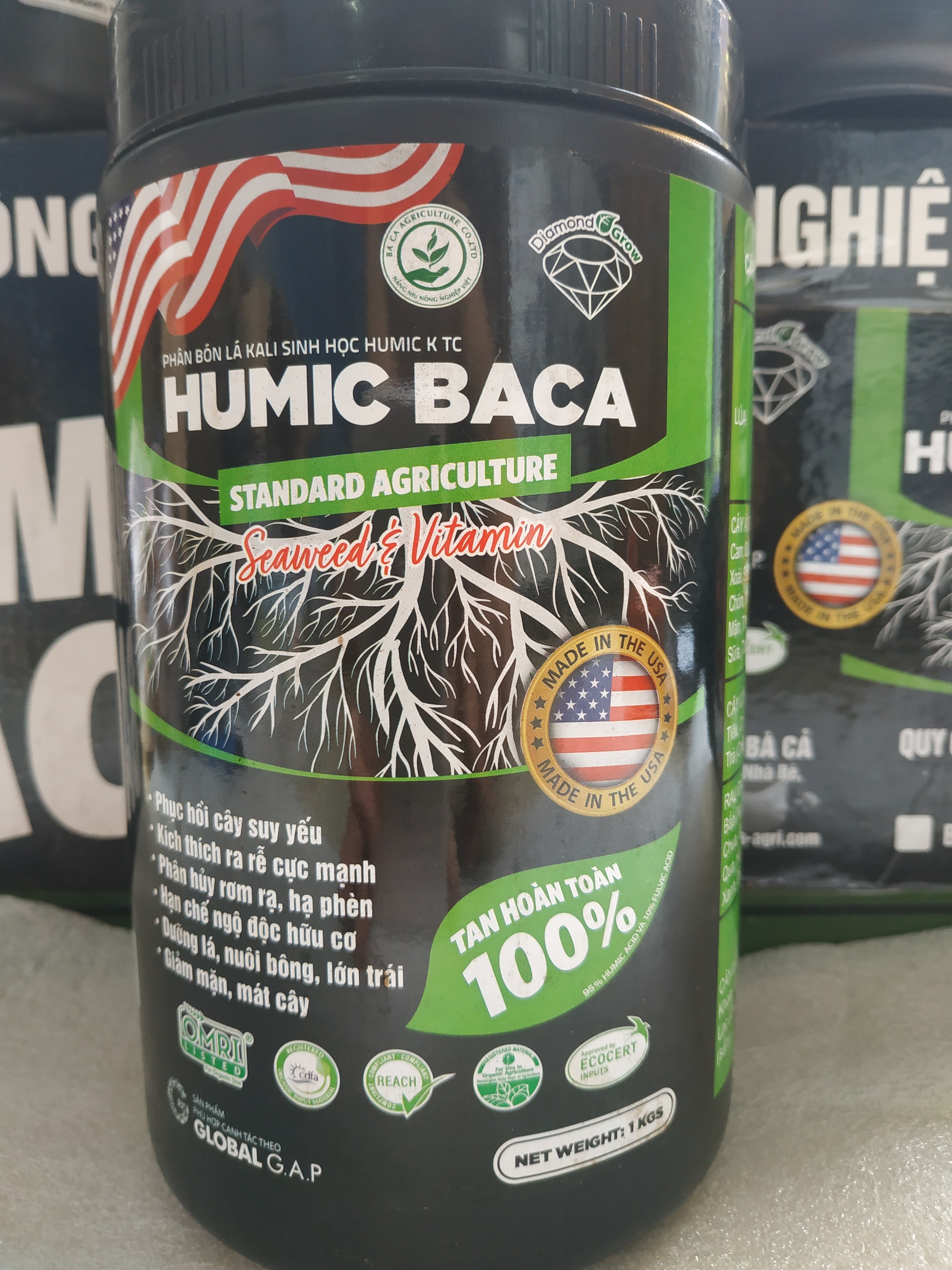 Phân bón lá sinh học HUMIC BACA - chai 1KG