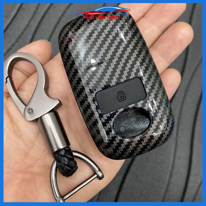 Ốp khóa cacbon Avaza 2021-2023 kèm móc khóa