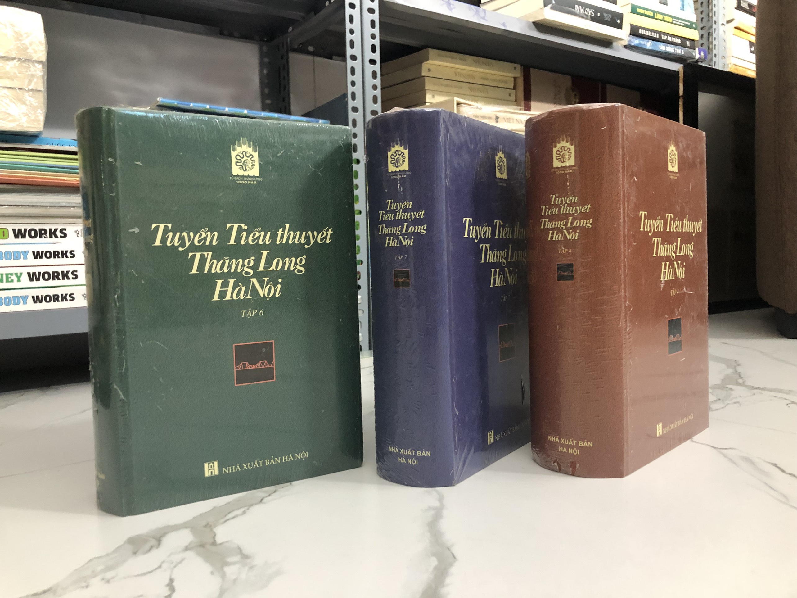 Bìa cứng - Tuyển Tiểu thuyết Thăng Long - Hà Nội