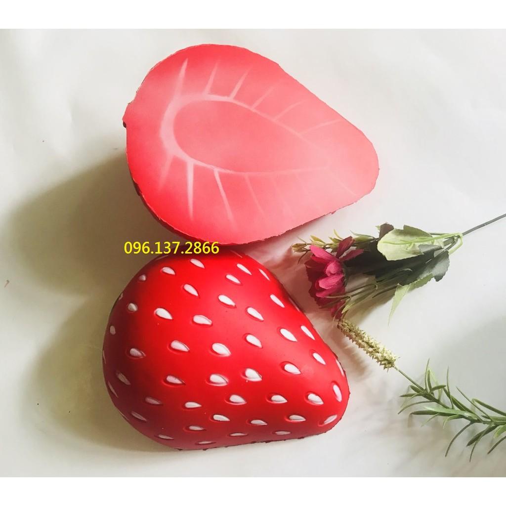 ( dautay) SQUISHY 1/2 QuẢ DÂU TÂY TO KHỔNG LỒ ( nguyenhuyen9916 )