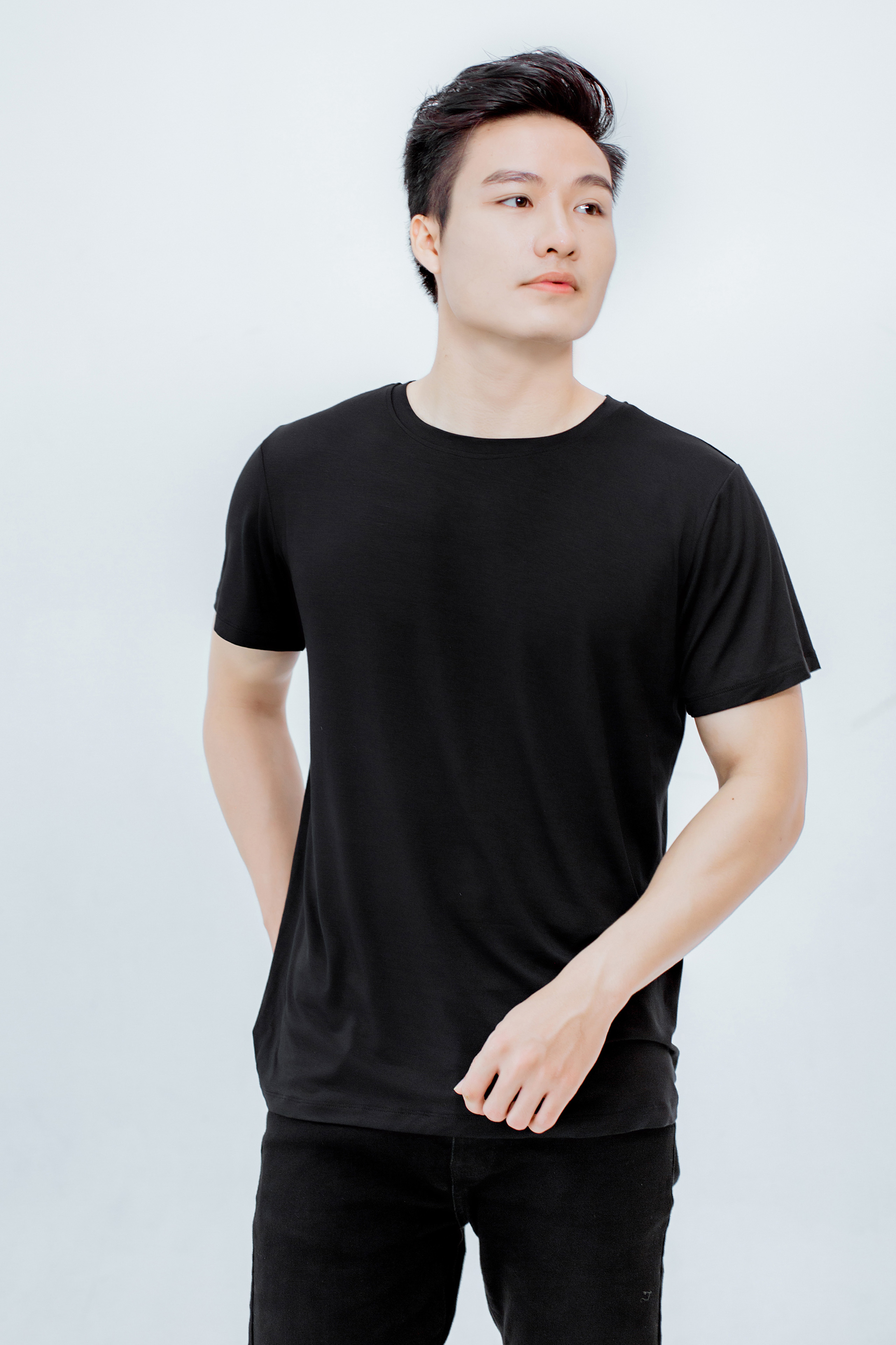 Áo T-shirt nam cổ tròn vải bamboo cao cấp Chou's - màu đen