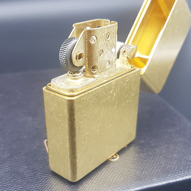 Vỏ Hột Quẹt Bật Lửa Xăng Đá Zorro Z27010 Thiết Kế Sang Trọng Độc Đáo - Dùng Xăng Bấc Đá Cao Cấp