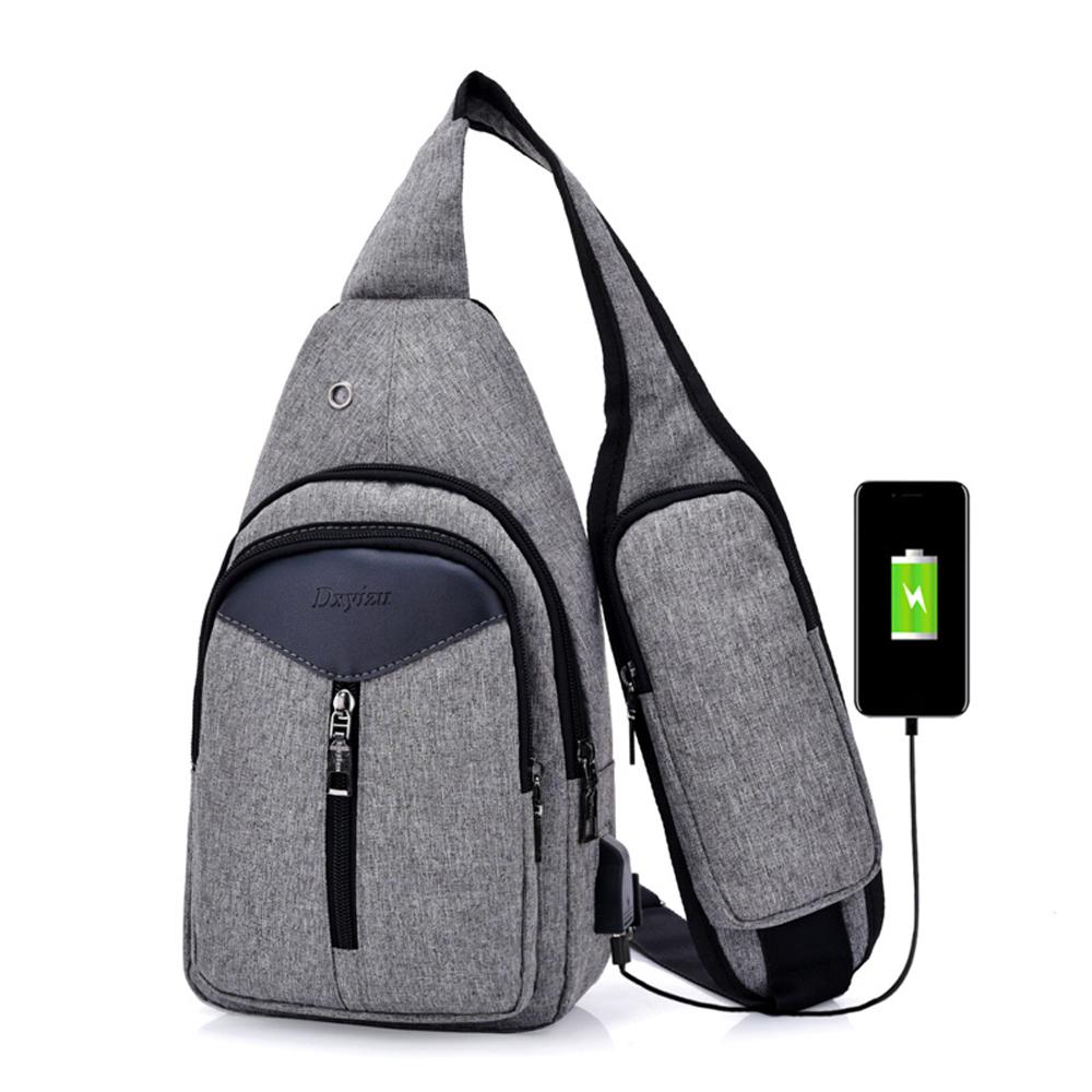 Túi đeo chéo ngực của nam giới, sức chứa lớn, thiết kế có cổng USB bên ngoài, chất liệu vải chống thấm nước