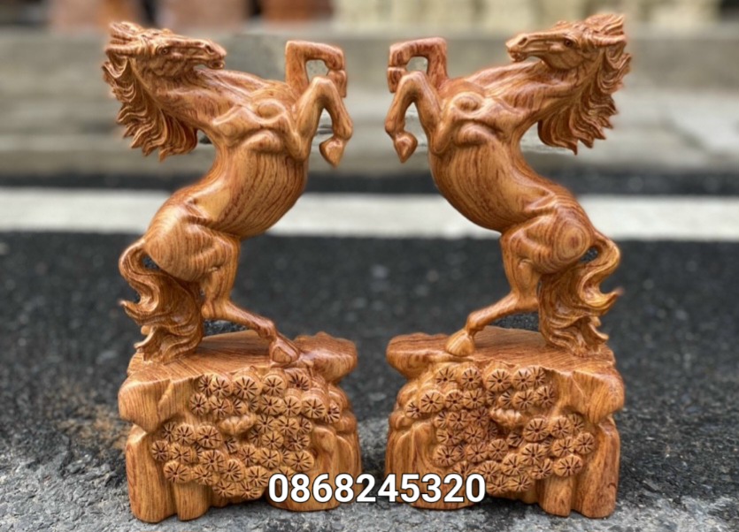 TƯỢNG CON NGỰA NHẤT MÃ PHI THIÊN BẰNG GỖ HƯƠNG ĐÁ KT CAO 15CM