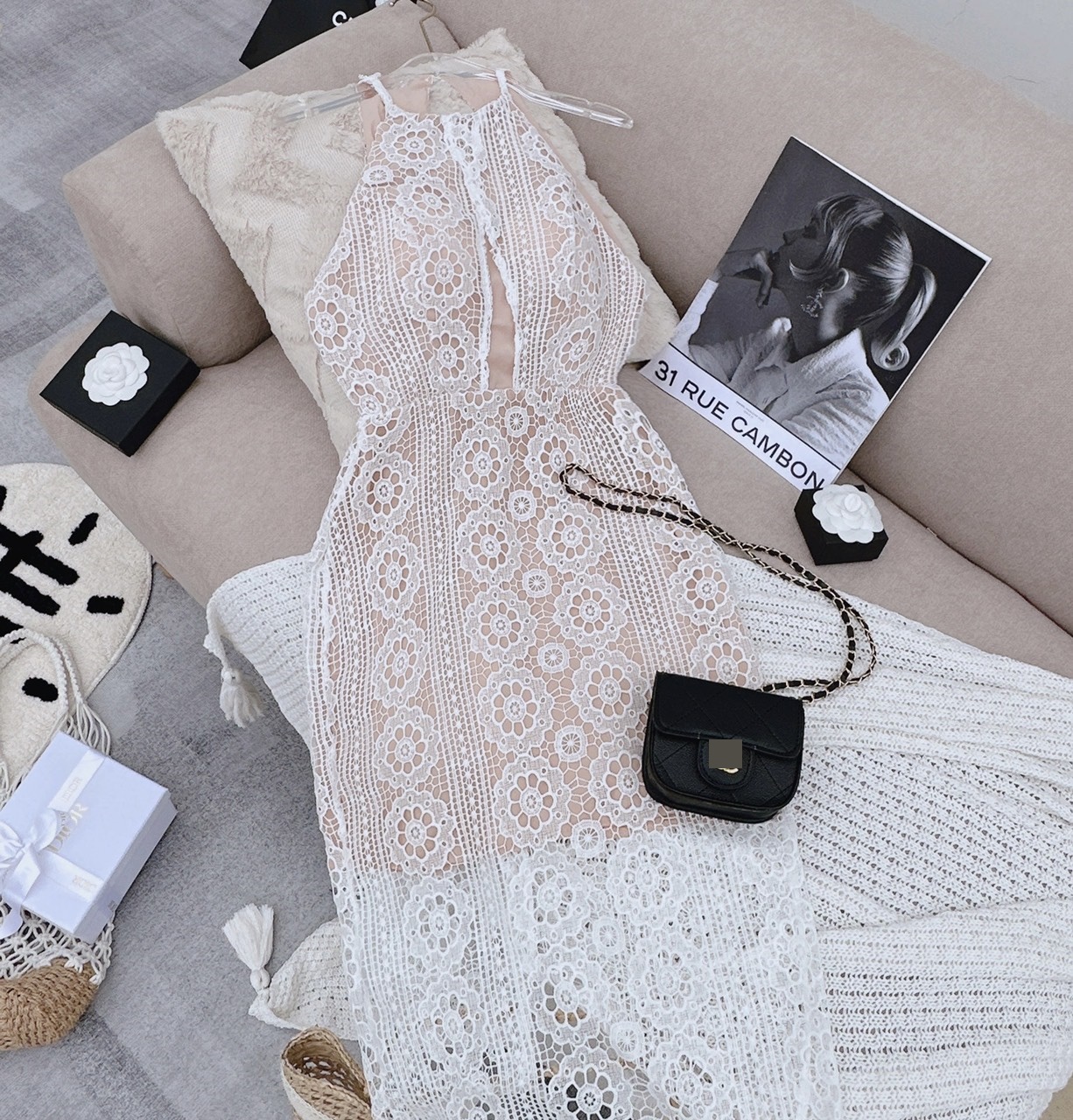 ĐẦM REN DÀI DÂY CỔ YẾM SUÔNG TRƠN ÔM BODY MIDI XẺ TÀ SAU SÁT NÁCH TRẮNG ĐI TIỆC DẠO PHỐ ĐI CHƠI