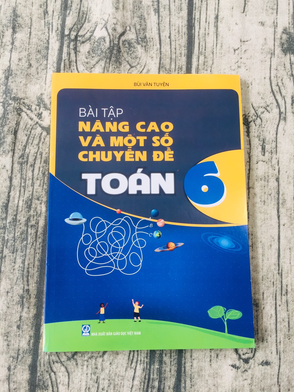 Sách tham khảo 6: Bài tập nâng cao và một số chuyên đề Toán lớp 6