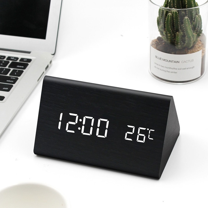Đồng hồ gỗ FAKEN LED để bàn hình tam giác tiện dụng, đa chức năng trang trí phòng hiện đại - Tặng kèm pin.