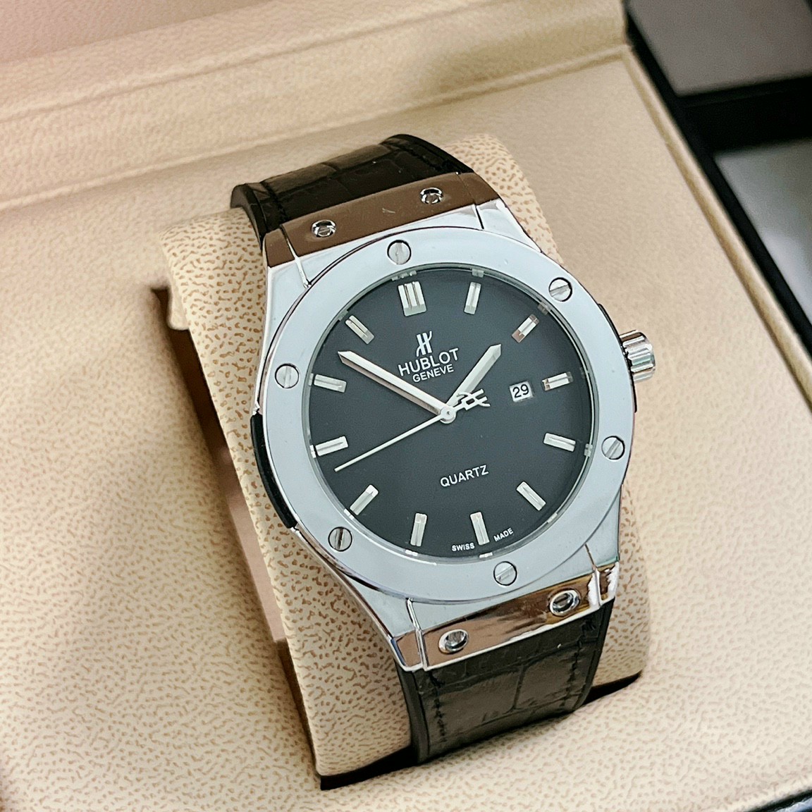 Đồng hồ nam Hublot - nam size 42mm - DH201- Cung Cấp Bởi AmandaC Life