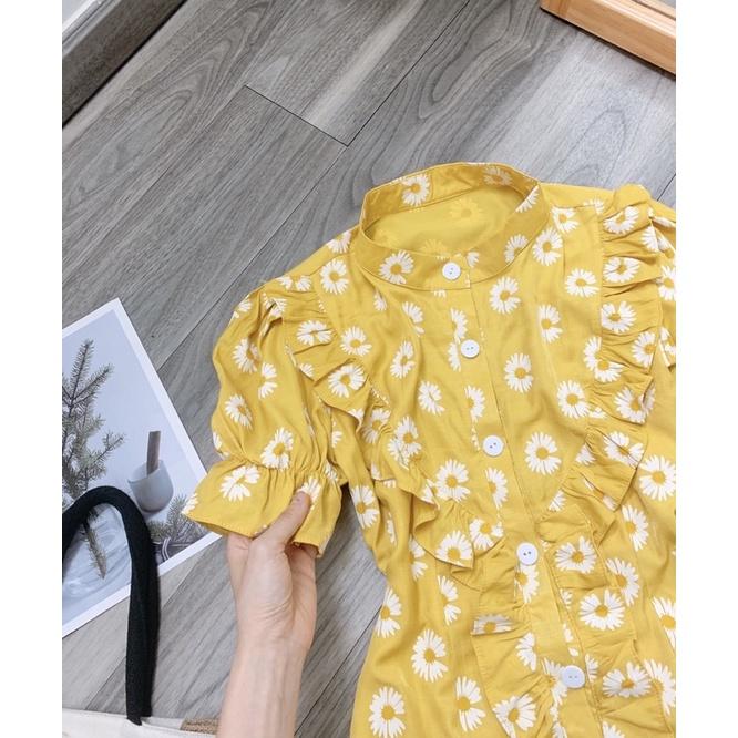 Đầm hoa vàng cổ trụ