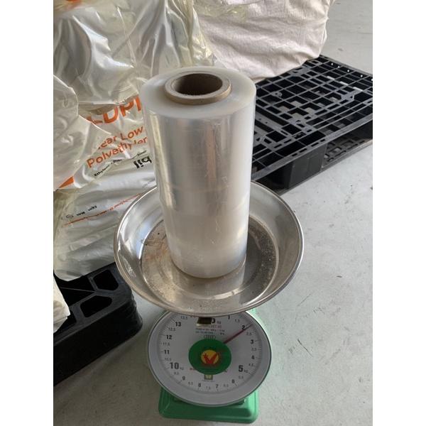 Màng Co pe khổ 25cm x 1,5kg lõi mỏng màng chít cuốn bụng