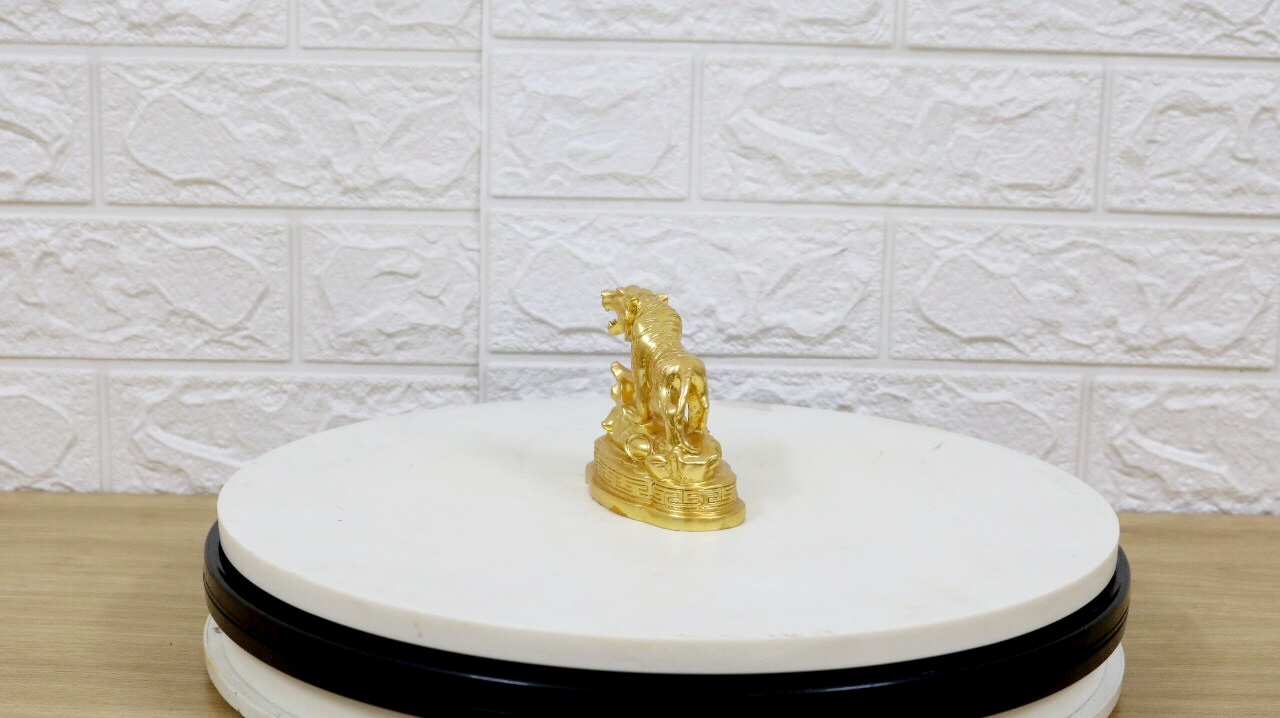 Tượng hổ bằng đồng mạ vàng 24K