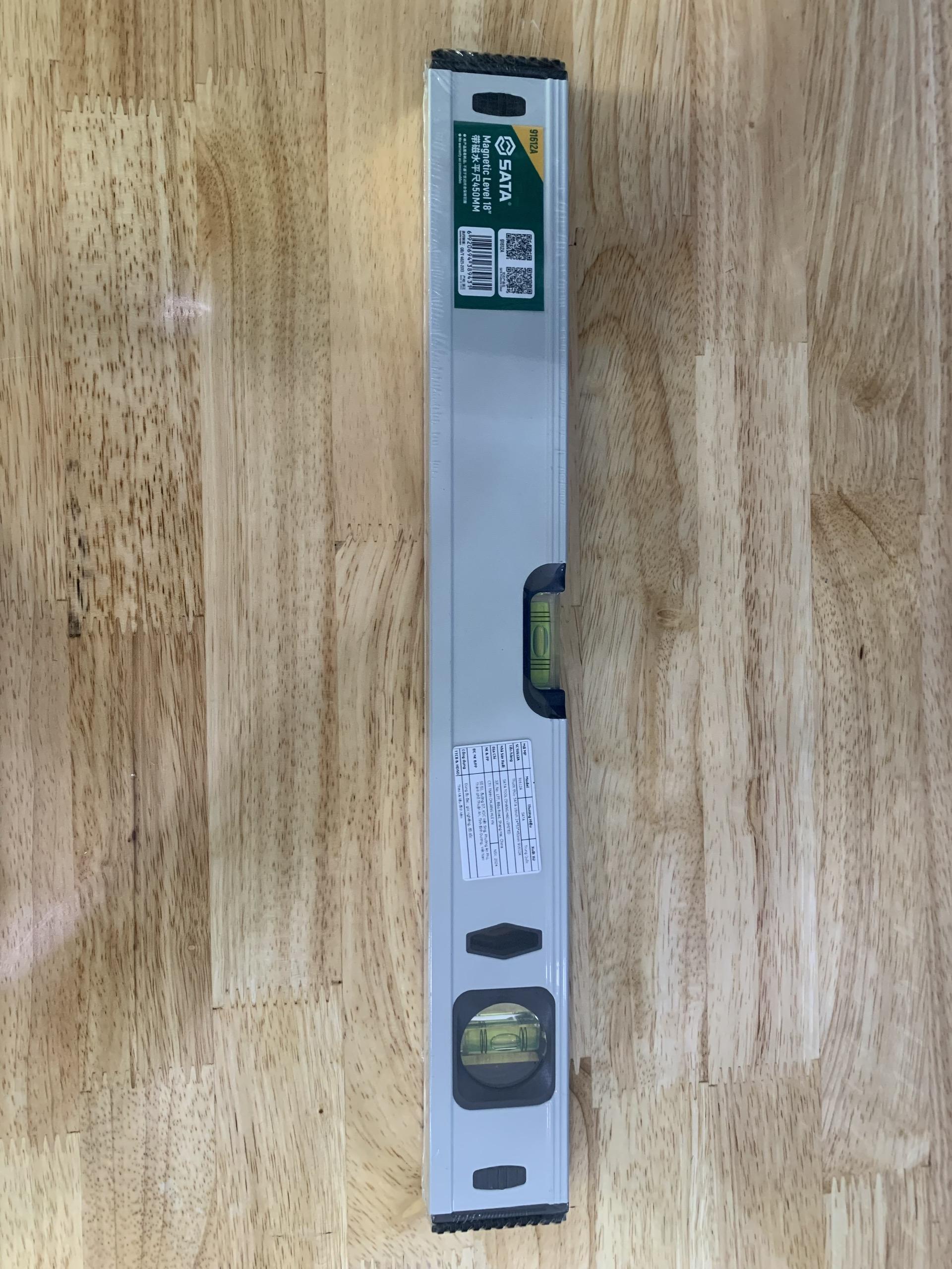 Thước thủy có nam châm chịu va đập 450mm 91612A độ chính xác cao