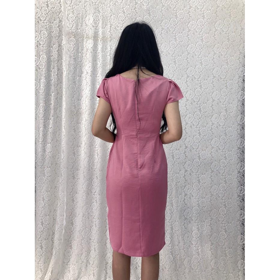 Đầm ôm suông dự tiệc tùng đắp chéo cài hoa