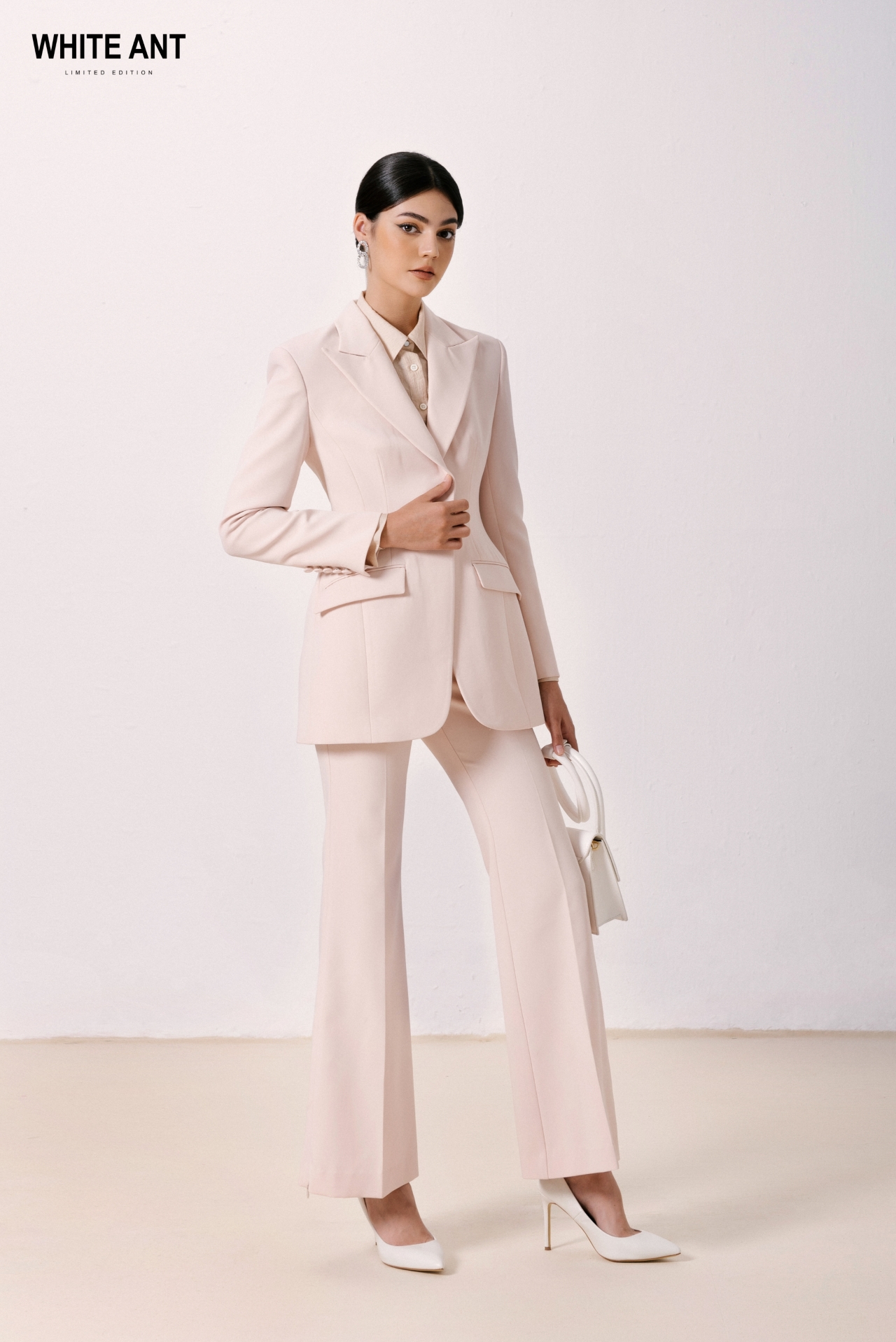 Áo Blazer Một Khuy Thiết Kế Đơn Giản Nữ White Ant Chất Liệu Dobby Weave DARRAGH NOTCHED BLAZER 180500073.100