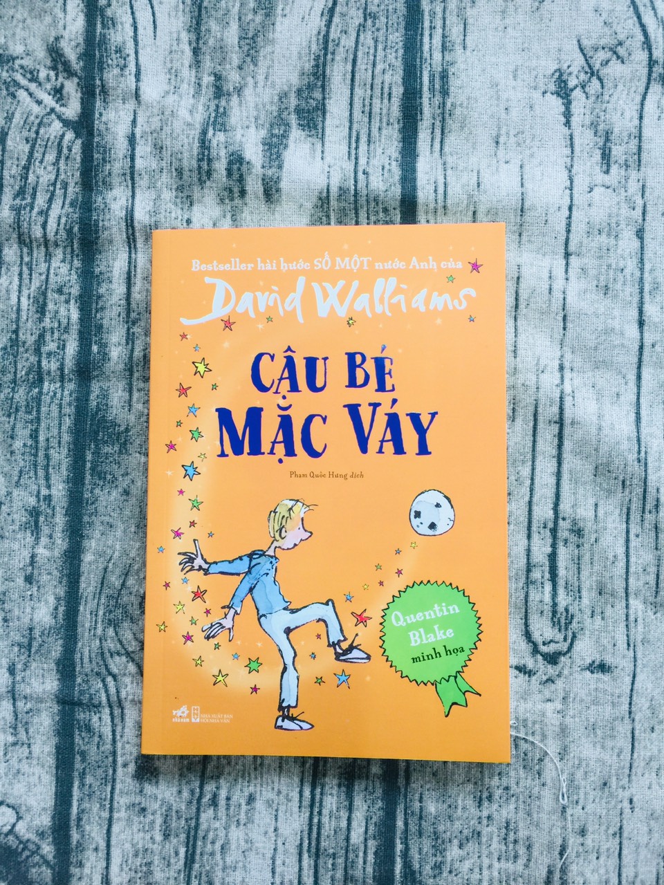 Cậu Bé Mặc Váy