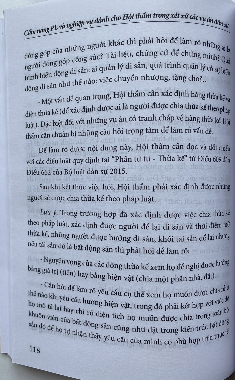 Cẩm Nang Pháp Luật Và Nghiệp Vụ Dành Cho Hội Thẩm Trong Xét Xử Các Vụ Án Dân Sự