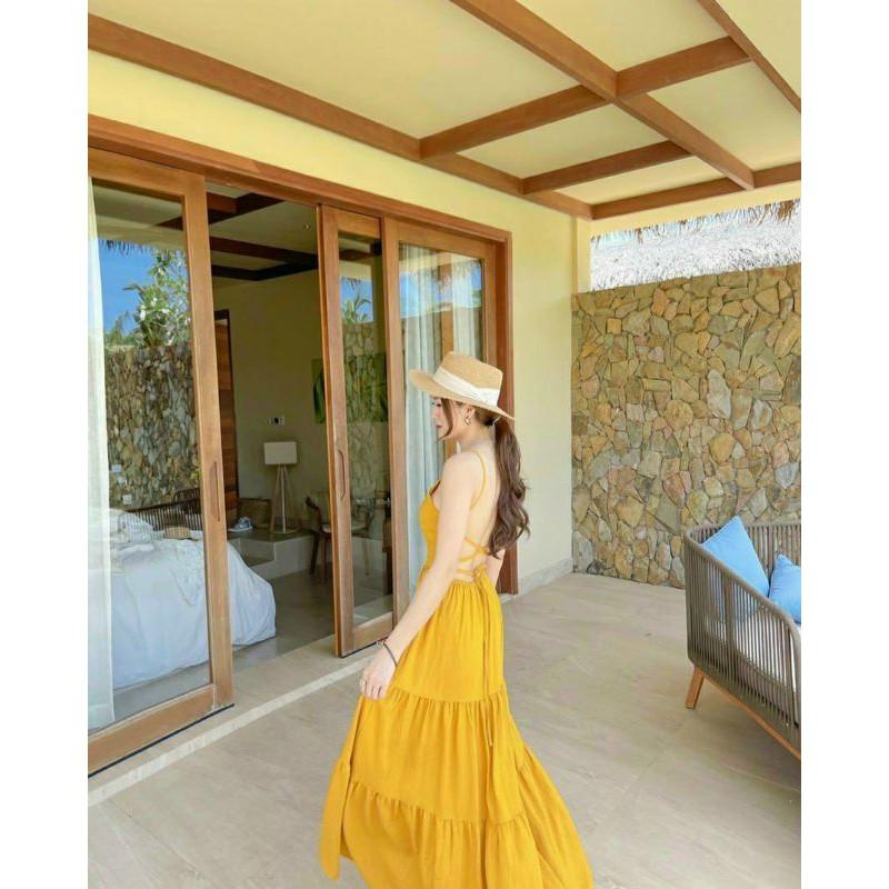 Maxi vàng cổ yếm hở lưng tầng