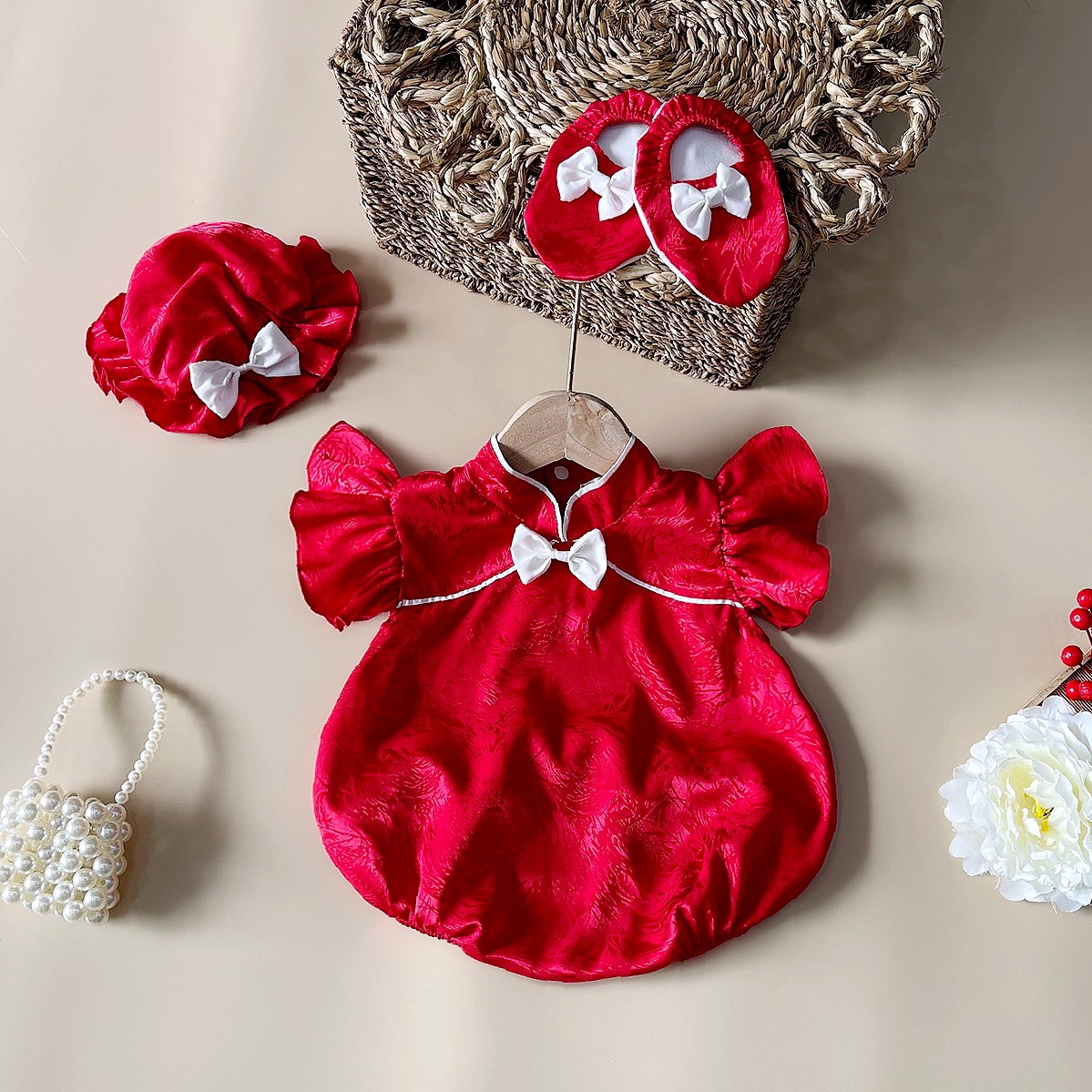 Body Gấm Đỏ Cổ Tàu NHÍM XÙ KIDS Cho Bé Gái Sơ Sinh, Đầy Tháng, Thôi Nôi, Sinh Nhật B068