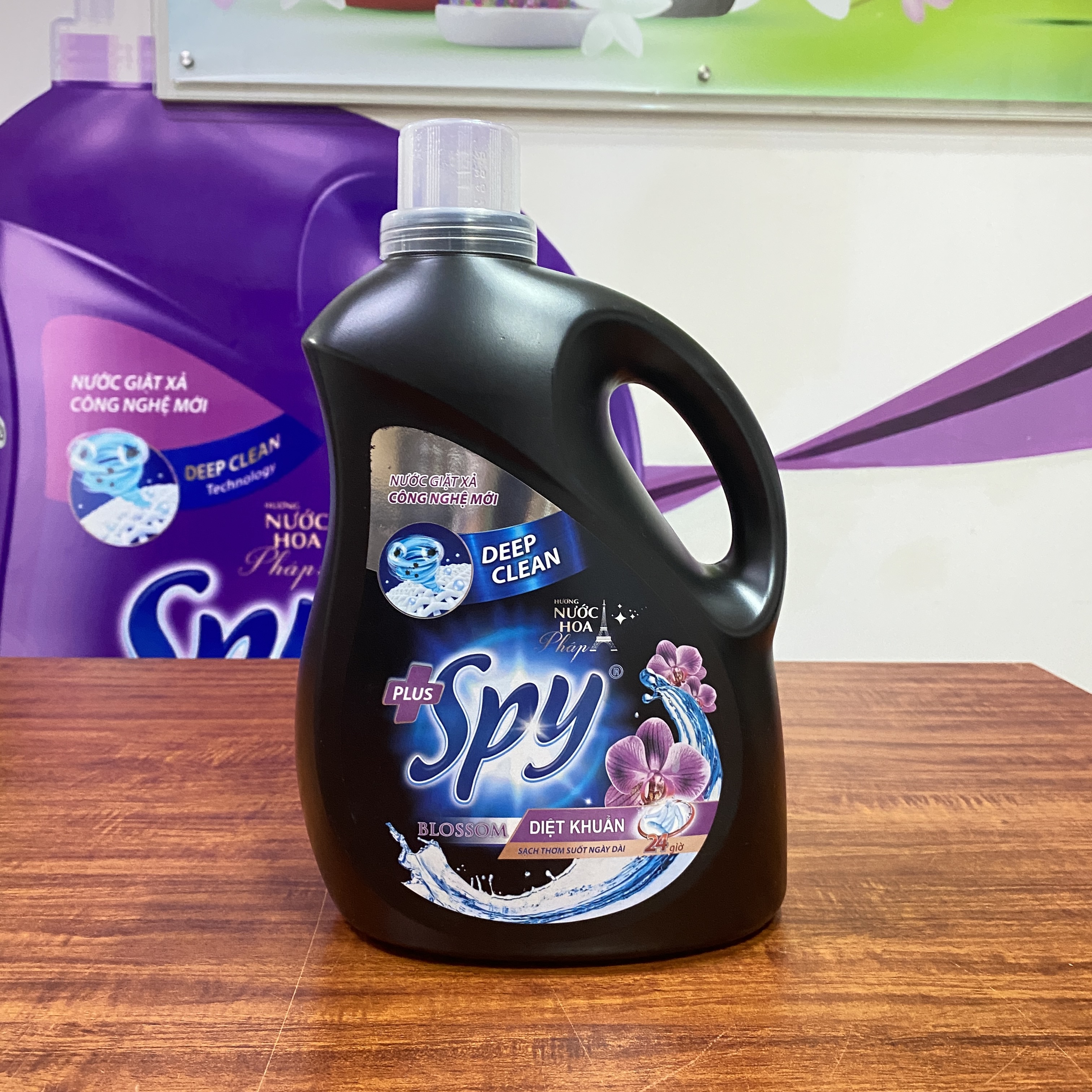 Nước giặt xả SPY Deep Clean Plus hương hoa Tím 3,6 kg khử mùi diệt khuẩn, sạch sâu, thơm lâu giúp làm mềm vải