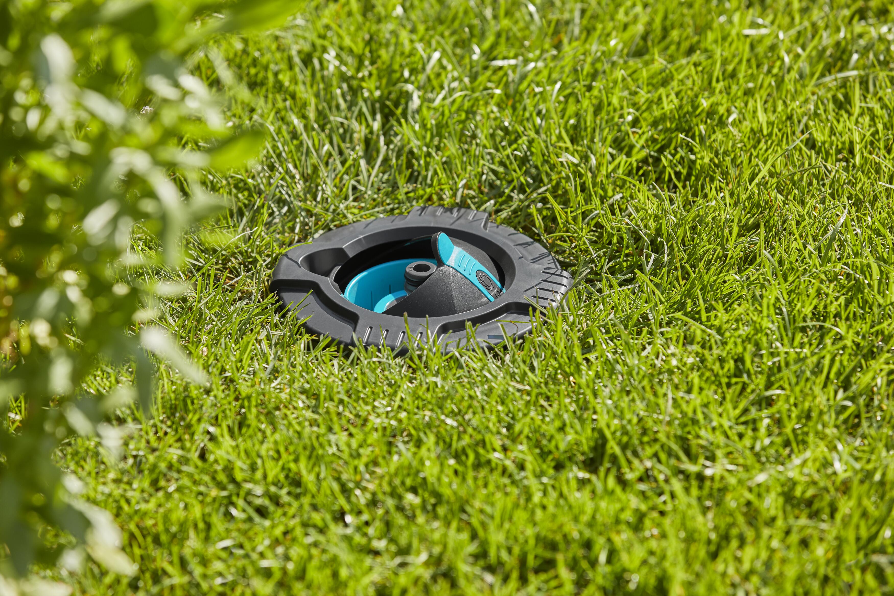 Ổ nối ống nước nhựa ngầm có nắp che Gardena 08266-20