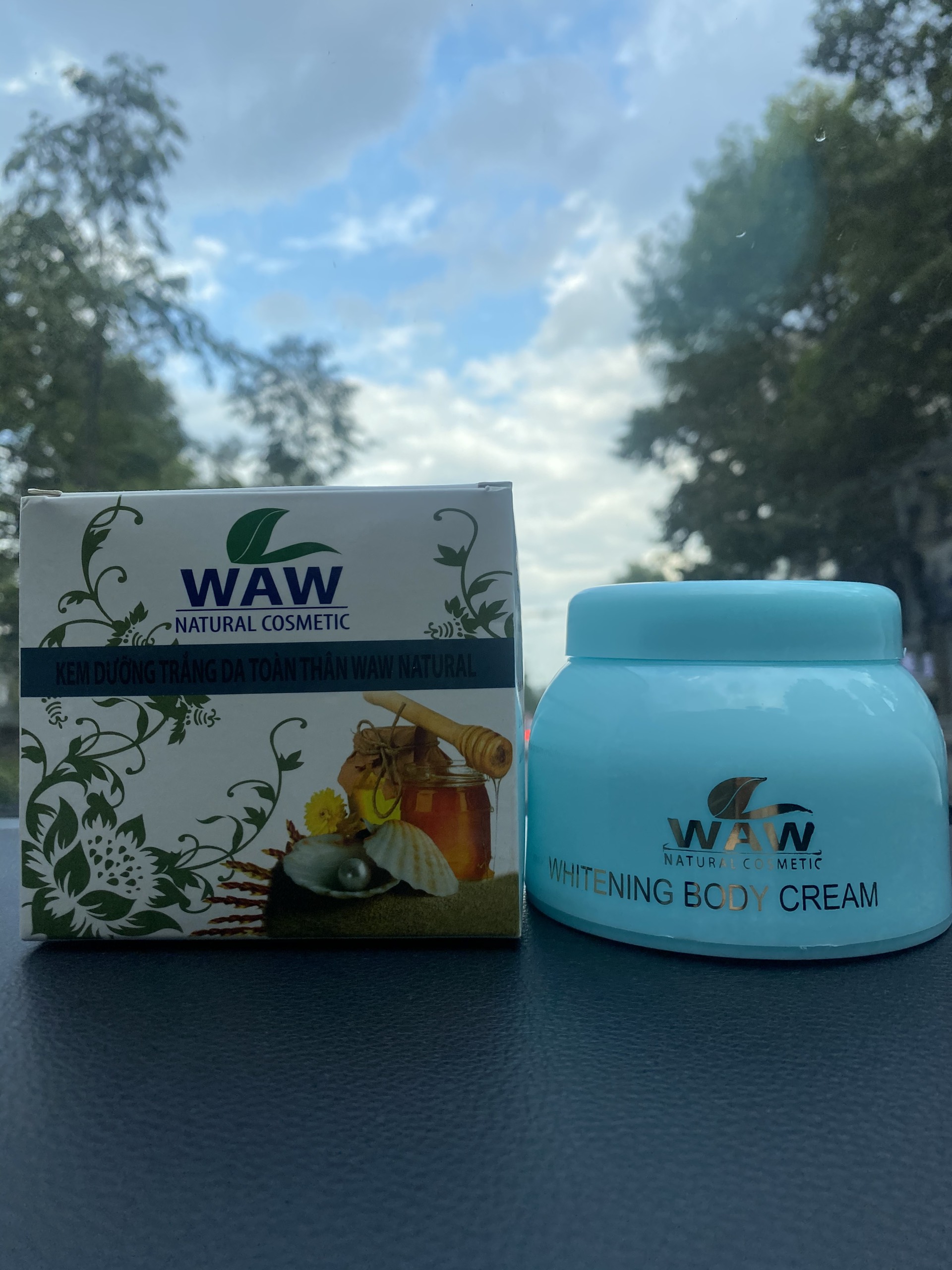 Kem dưỡng trắng da chống nắng dành cho body waw natural