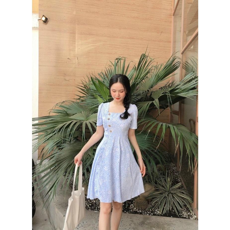 Đầm hoa nhí chấm bi trắng xanh, Váy hoa nhí xanh dự tiệc Cao Cấp đính nút cổ vuông có dây cột eo - MiNhi Fashion