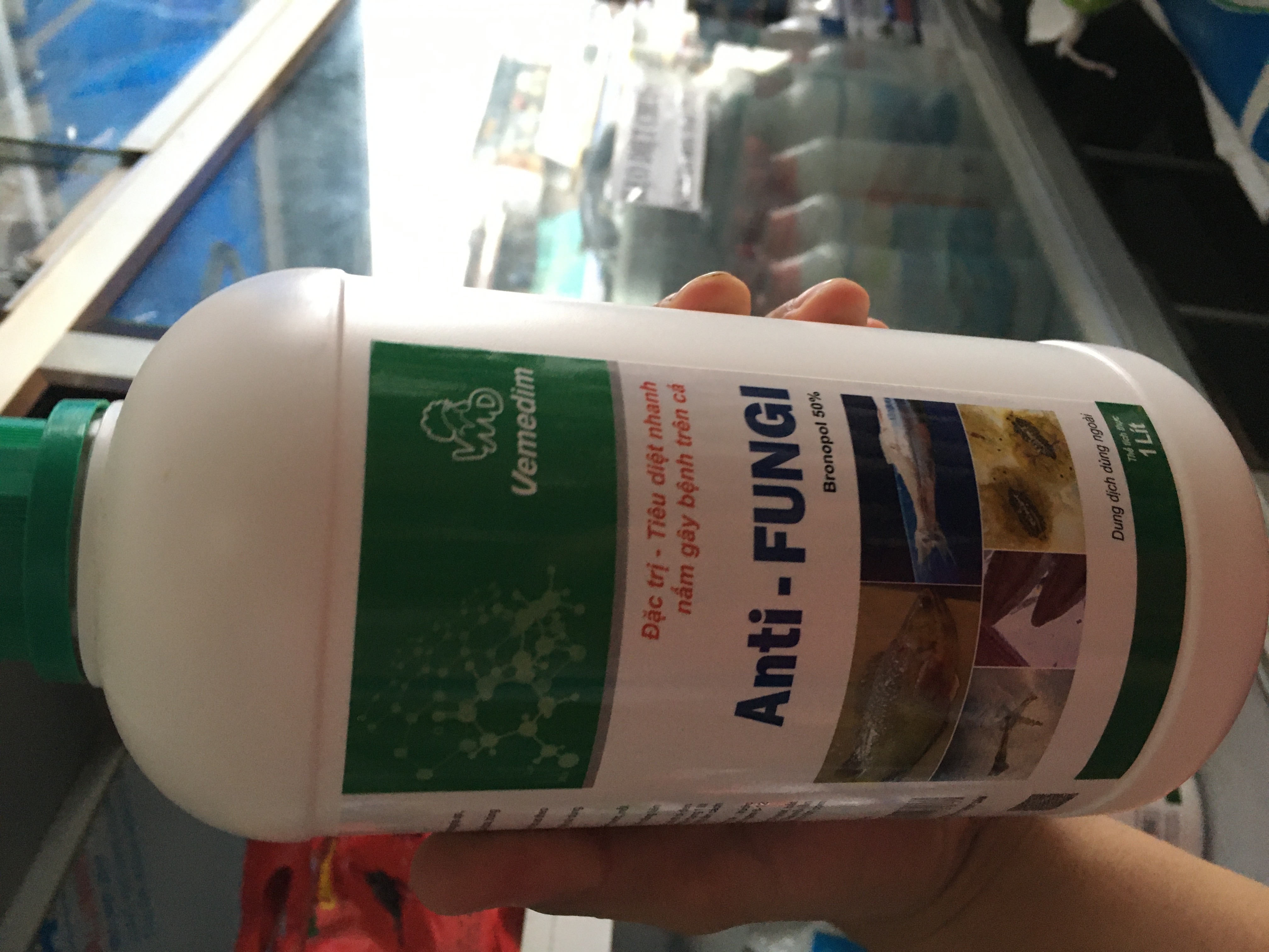 Anti fungi ngăn ngừa diệt nhanh  loại   nấm  cho cá ,ngăn ngừa nguyên sinh động vật, diệt trùng cho ao hồ bể tôm cá thuỷ hải sản vemedim