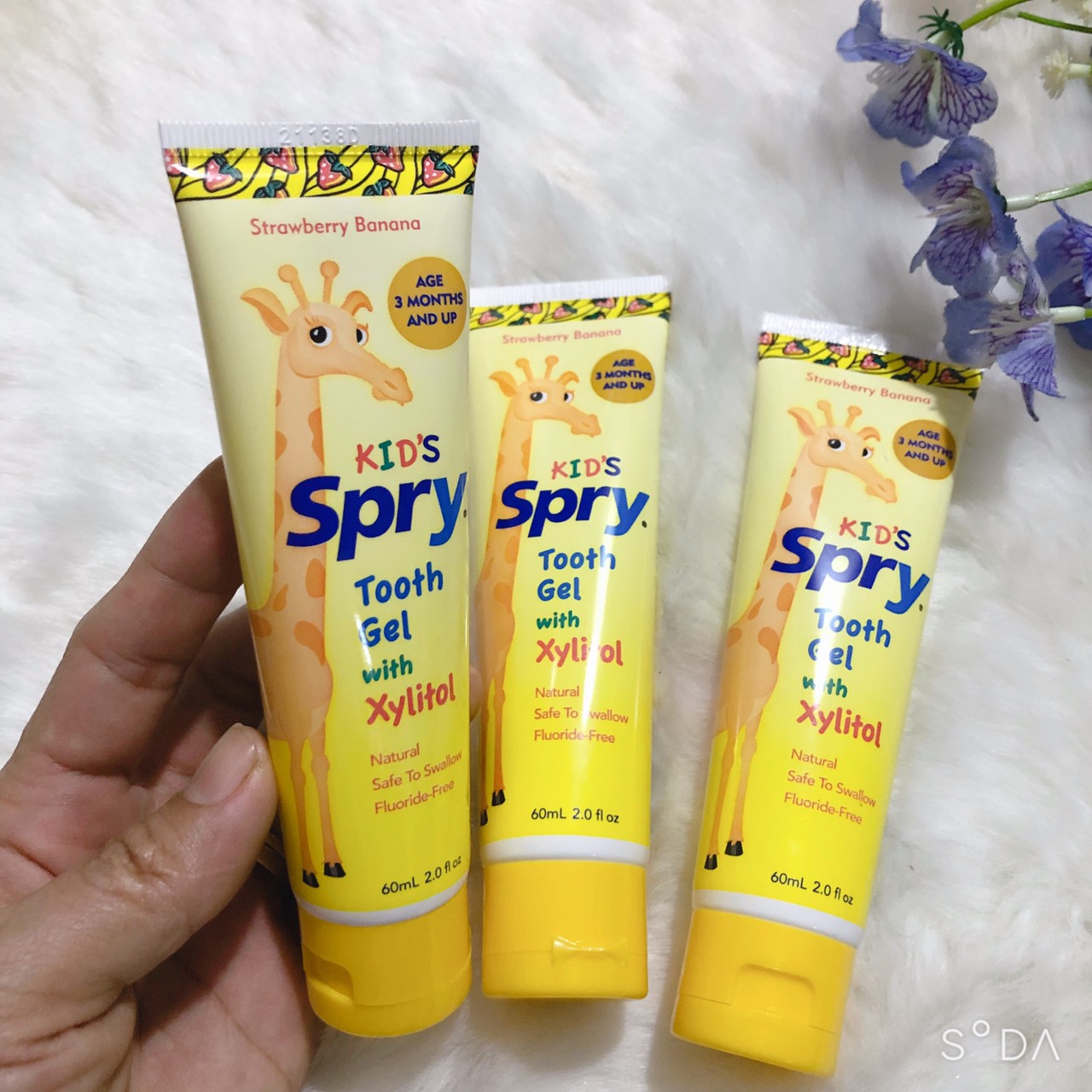 Kem đánh răng trẻ em Kid's Spry 60ml - Mỹ (vị Strawberry Babana)