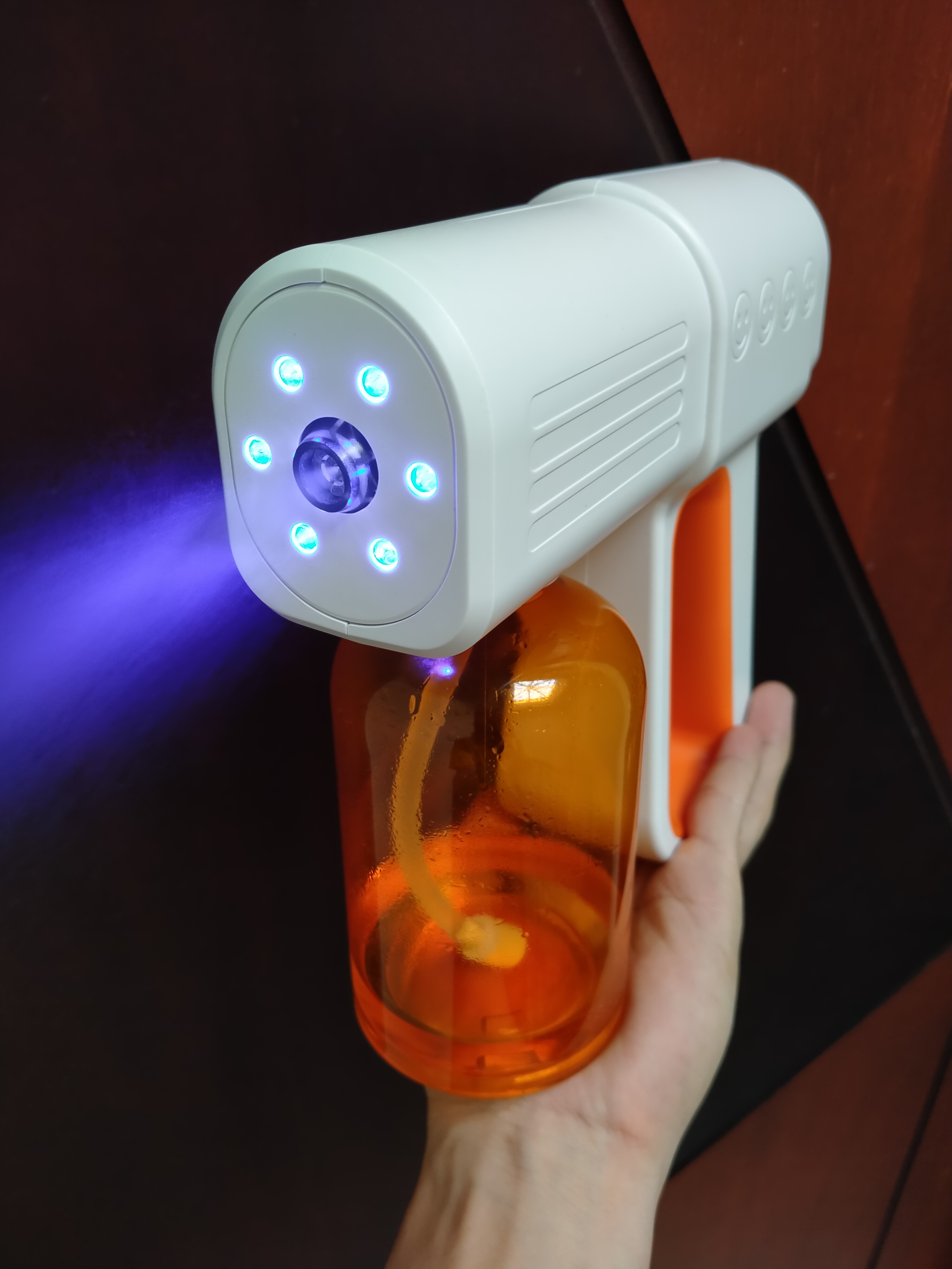 Máy khử khuẩn uv kết hợp dugn dịch sát trùng nano