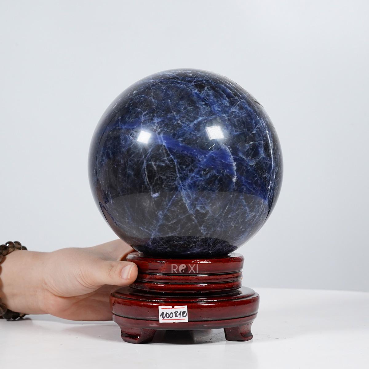 Quả Cầu xanh biển Sodalite 3,9kg - 14,8cm