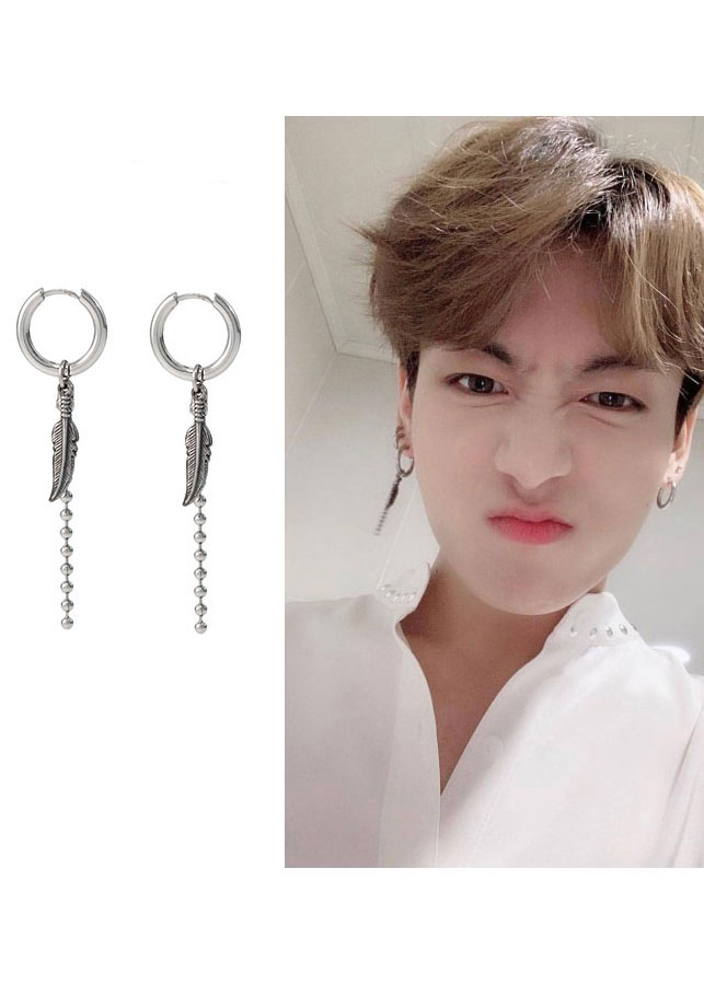 Khuyên tai Cooky Jungkook BTS chiếc lá màu bạc